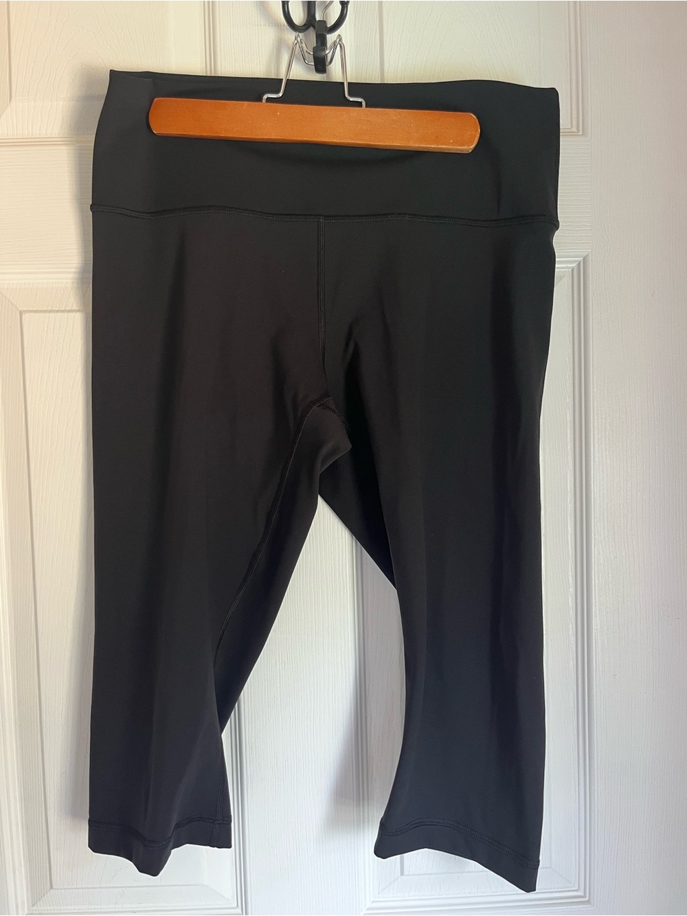 Lululemon Black Cropped Yoga Leggings Size 12 High Rise Capri Athletic